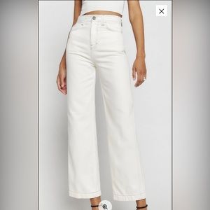 Wilder High Rise Wide Leg Cropped Jeans. Size 28